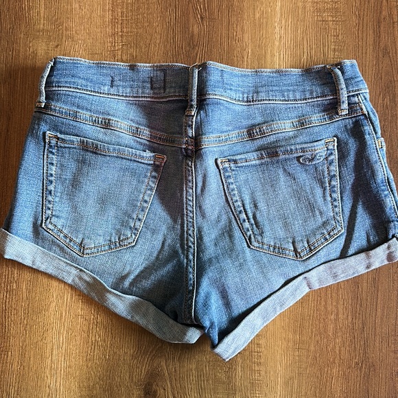 Hollister Low Rise Short-Short - Picture 2 of 4